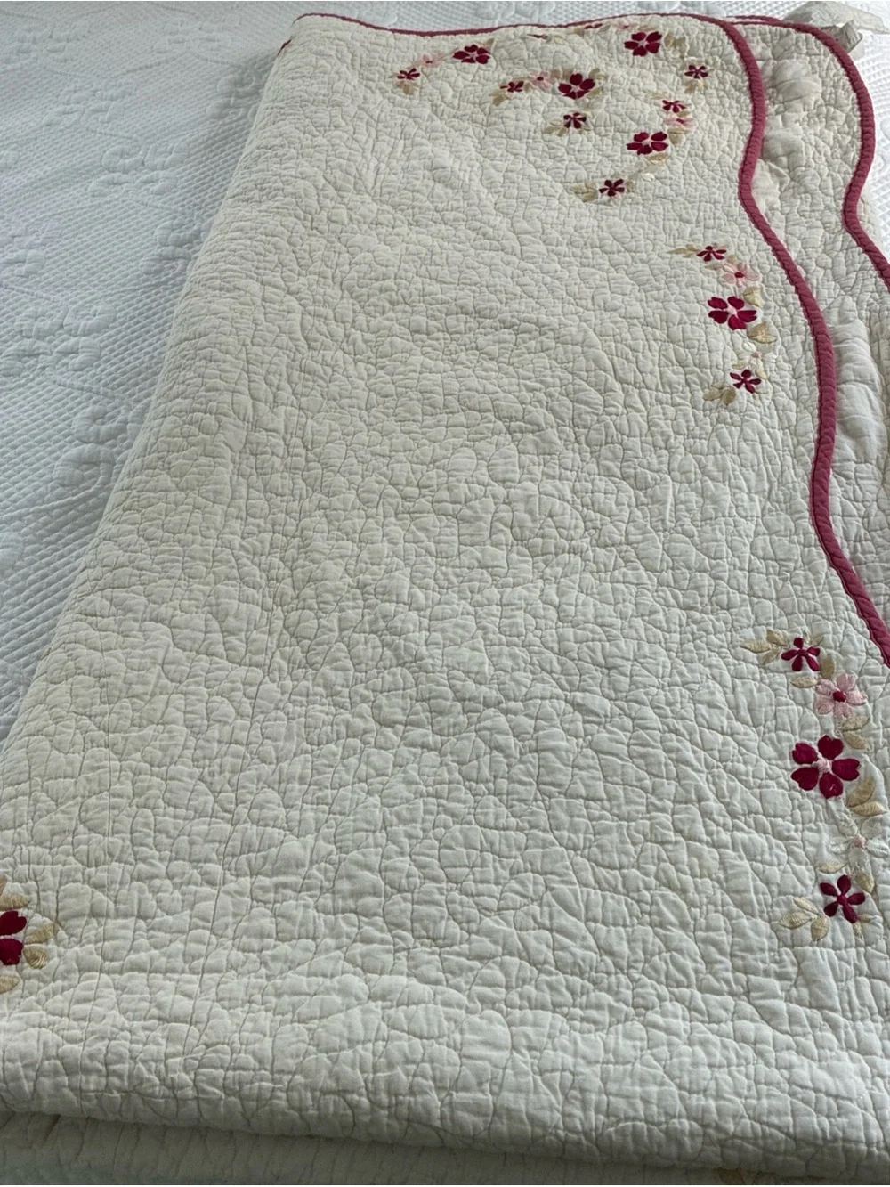 Sunham Home Fashions Full Queen Quilt Cream White Red Floral Embroidered Vine